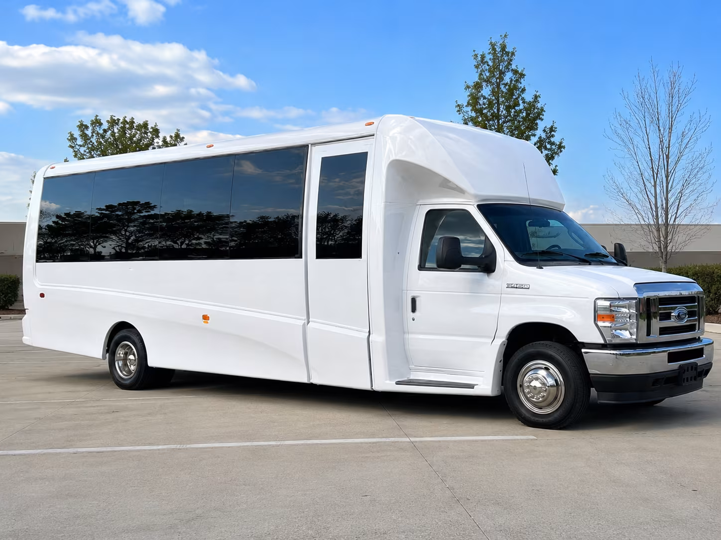 minibus rentals for small group winery visits around east texas