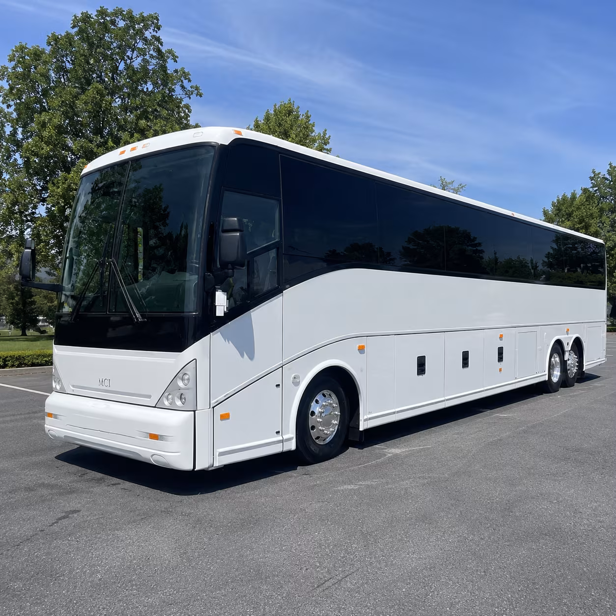 tyler charter bus rentals for long distance college and university group trips